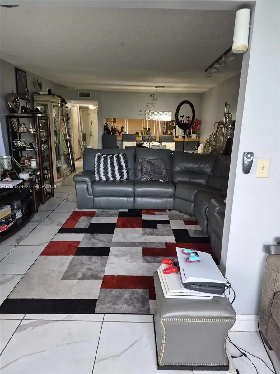 8010 Hampton Blvd # 301, North Lauderdale FL 33068 photo 2