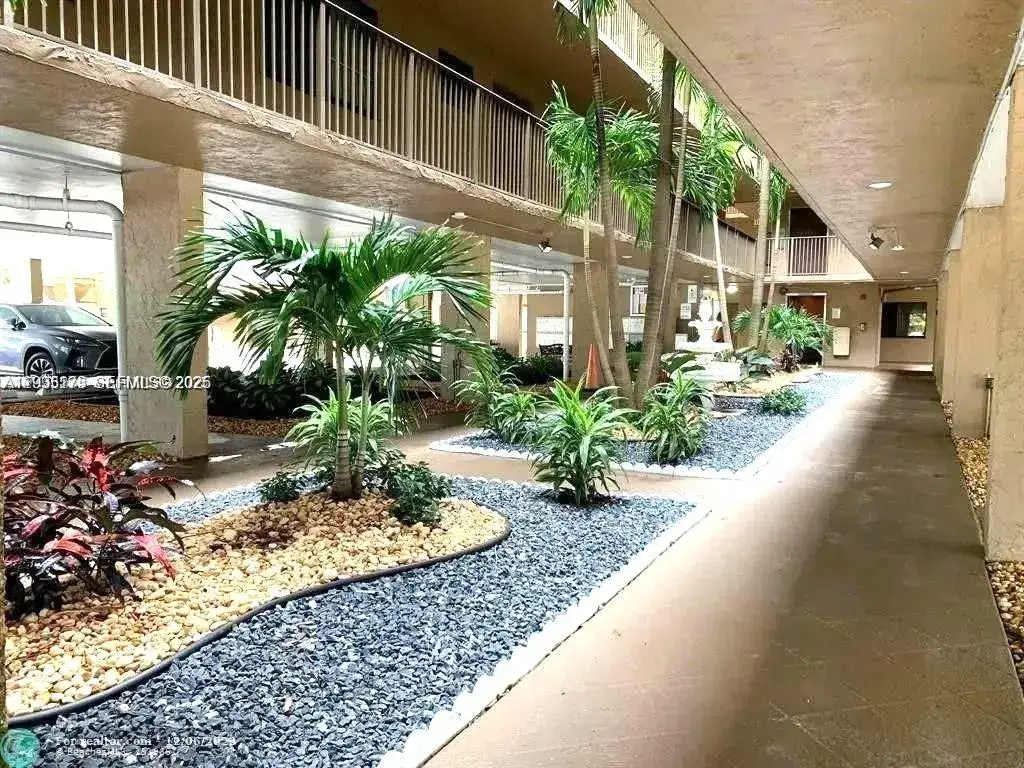 8020 Hampton Blvd # 309, North Lauderdale FL 33068