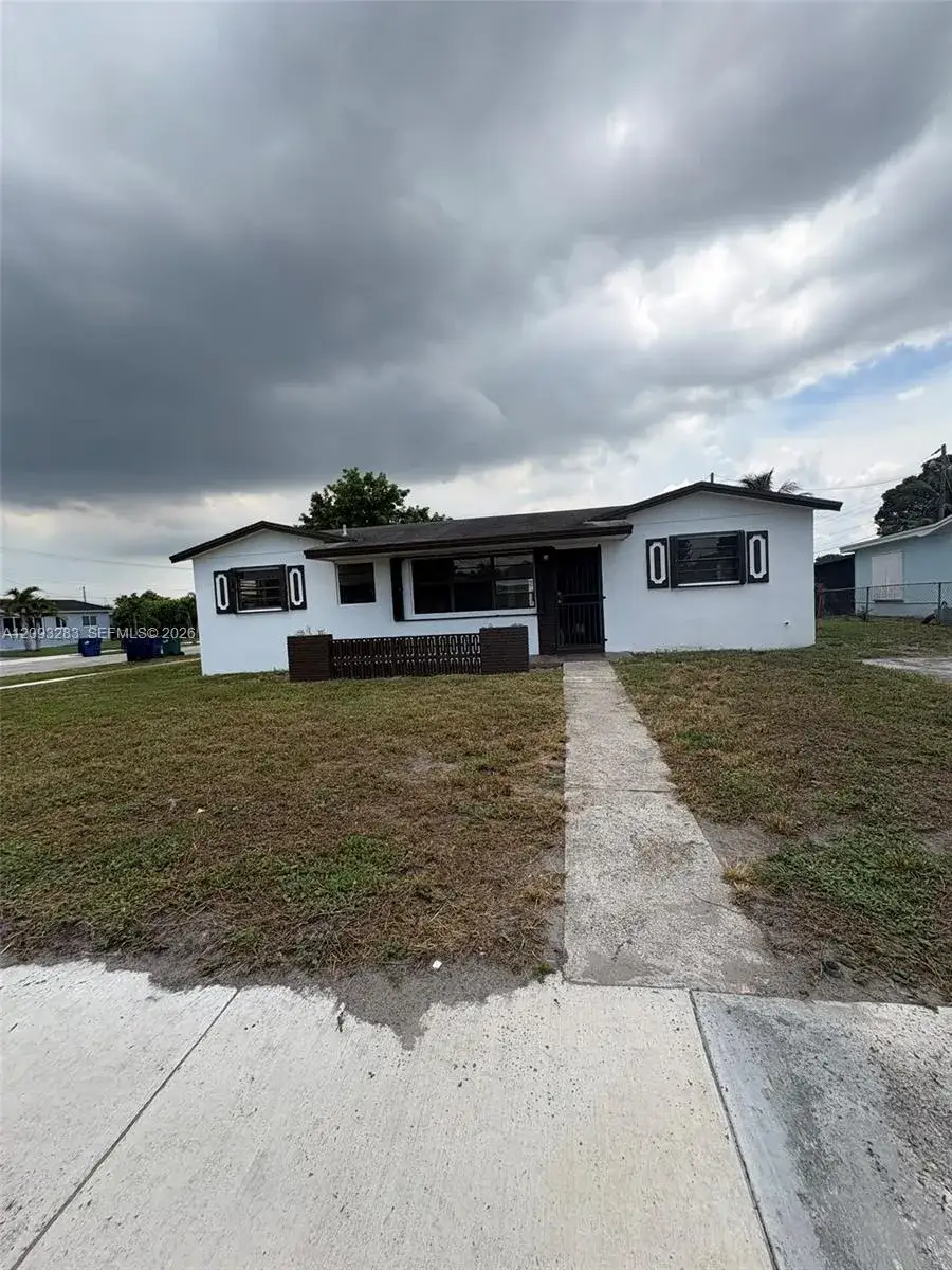 3020 NW 212th St, Miami Gardens FL 33056