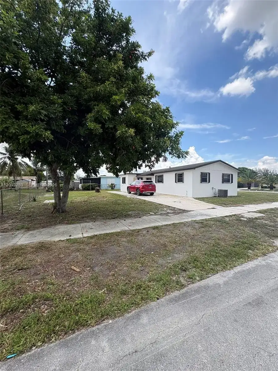 3020 NW 212th St, Miami Gardens FL 33056 photo 2