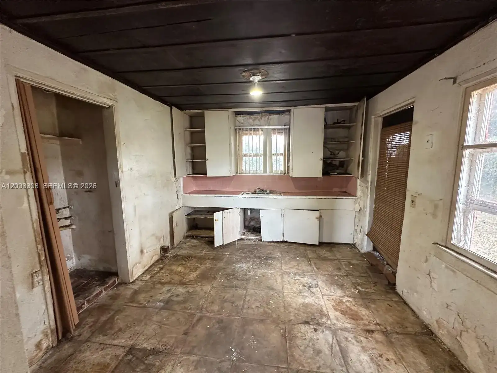 16122 NE 18th Ct, North Miami Beach FL 33162 photo 5