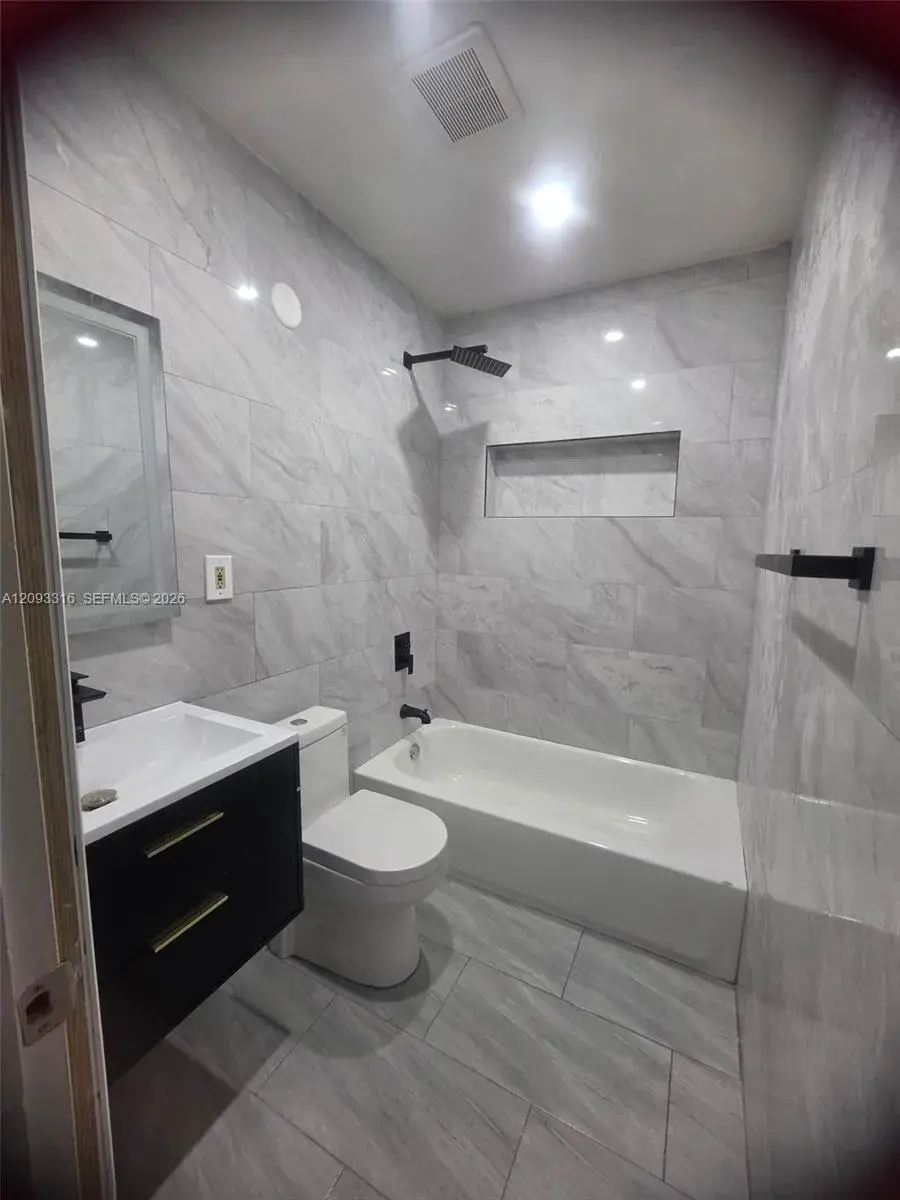 9624 NW 24, Miami FL 33147