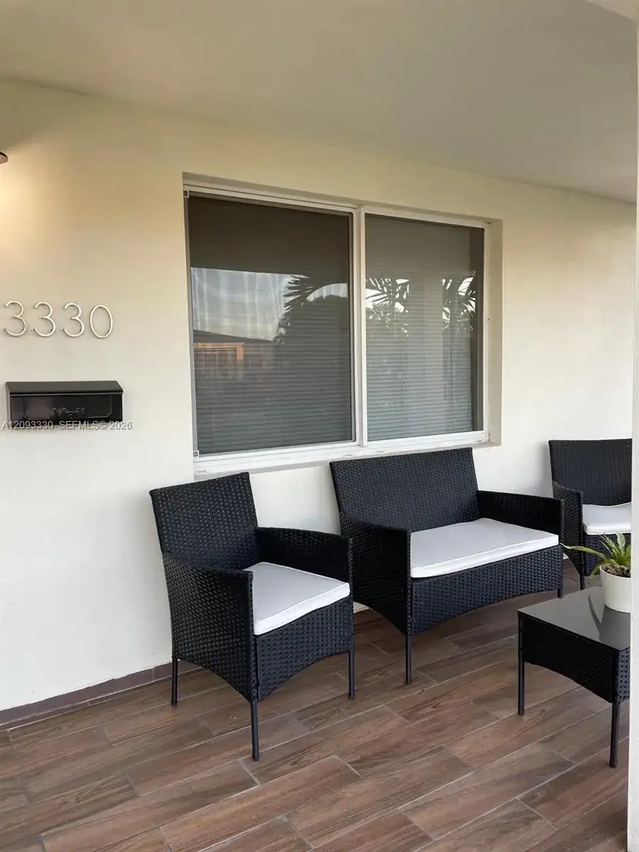 3330 NW 18th St, Miami FL 33125 photo 2