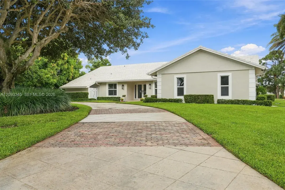 444 Glenbrook Dr, Atlantis FL 33462