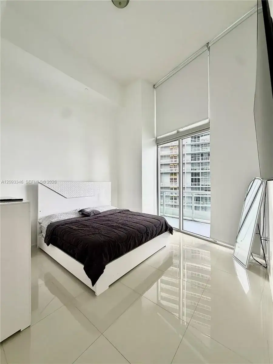 495 Brickell Ave # 2206, Miami FL 33131 photo 5