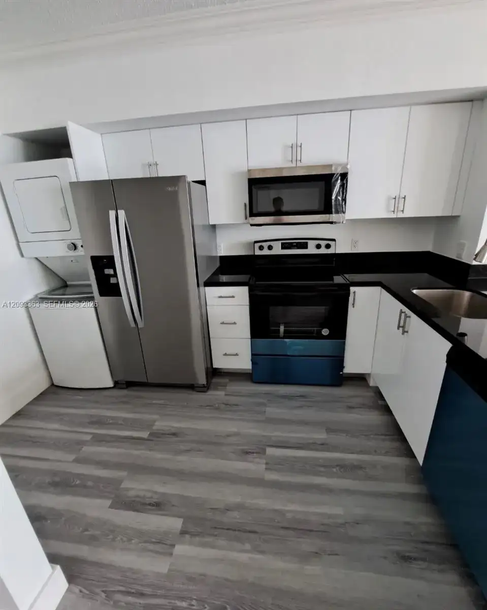 5085 NW 7th St # 403, Miami FL 33126 photo 4
