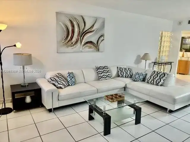 100 Lincoln Rd # 802, Miami Beach FL 33139