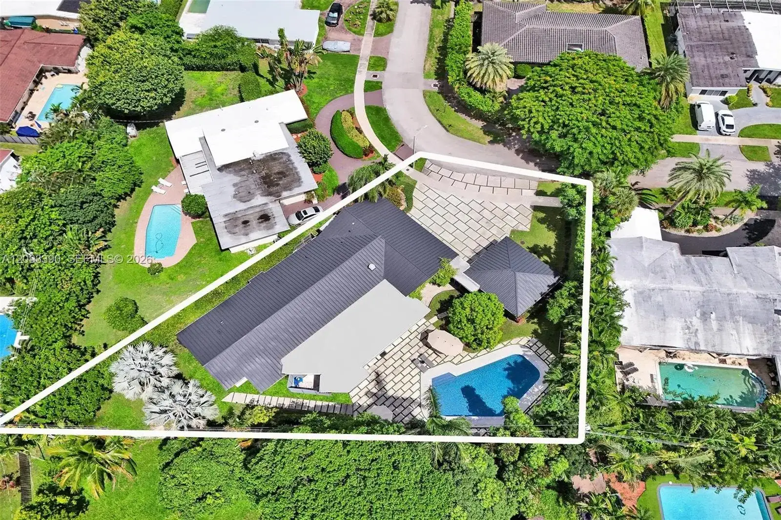 20100 NE 20th Ct, Miami FL 33179 photo 3