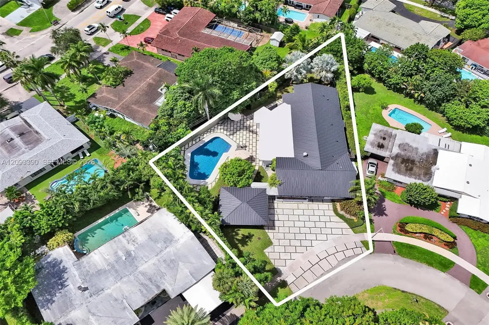 20100 NE 20th Ct, Miami FL 33179 photo 4