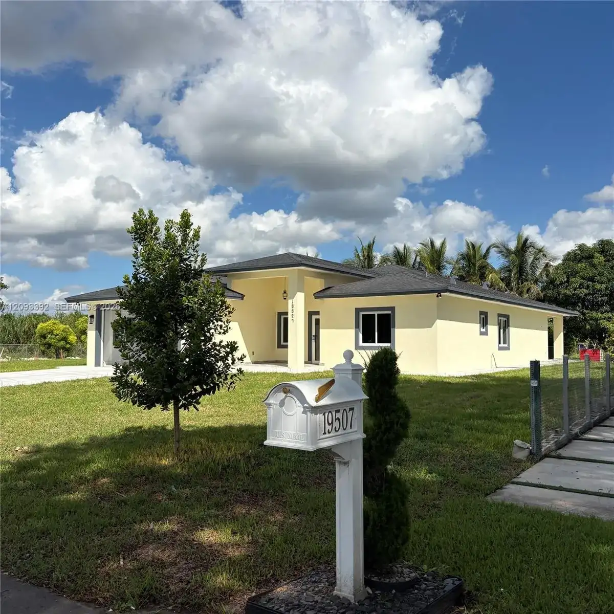 19527 SW 325th Ln, Homestead FL 33030 photo 3