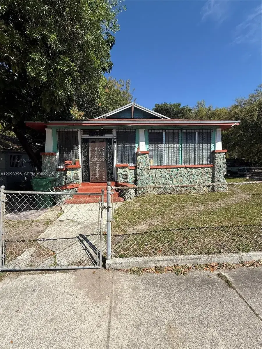 105 NW 58th St, Miami FL 33127