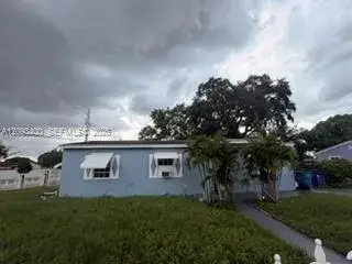 16000 NW 17th Ct, Miami Gardens FL 33054