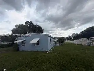 16000 NW 17th Ct, Miami Gardens FL 33054 photo 3
