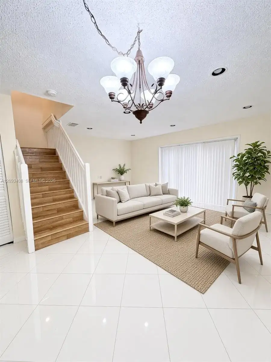 20844 NW 2nd St, Pembroke Pines FL 33029 photo 3