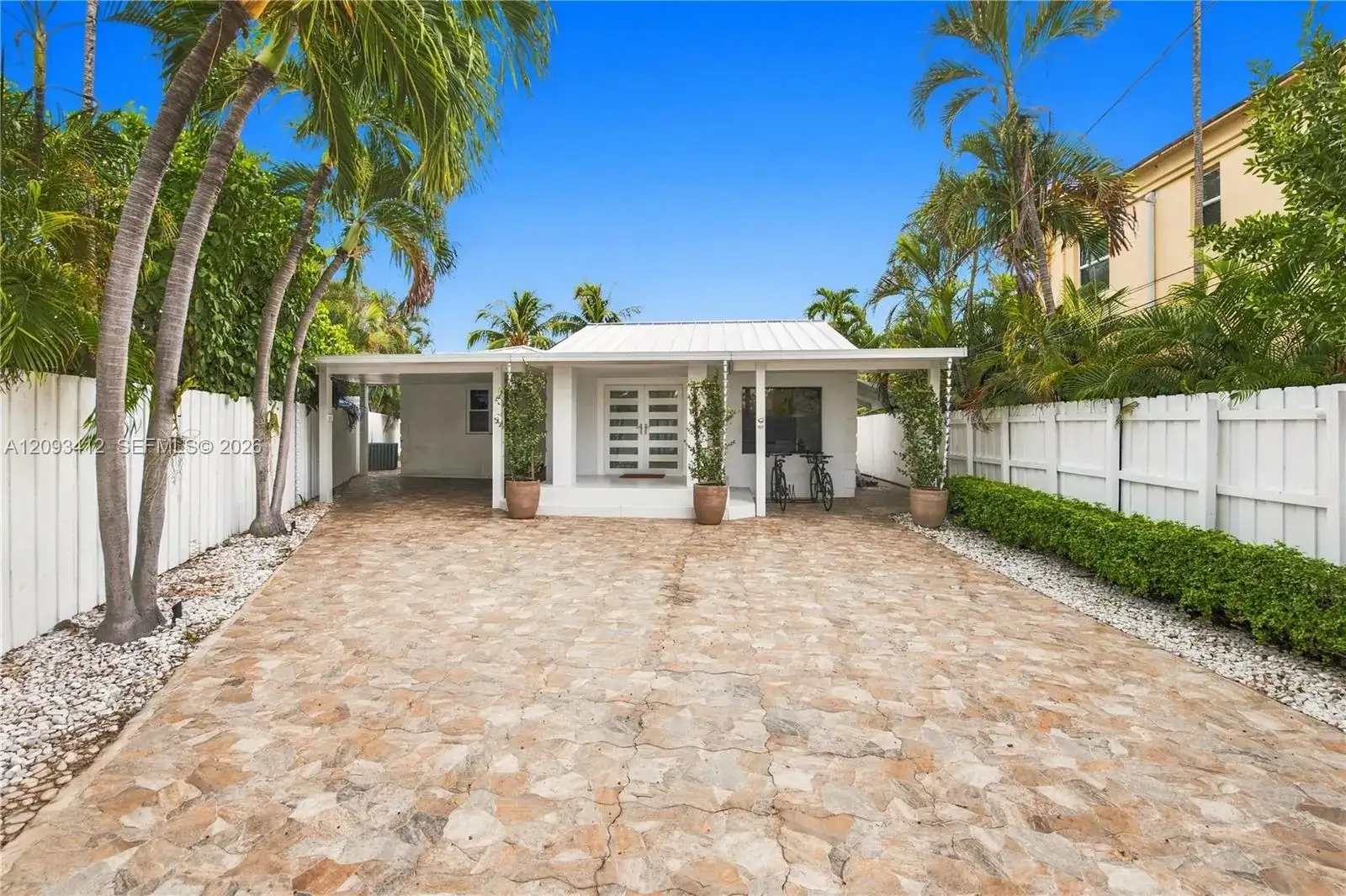 8533 Crespi Blvd, Miami Beach FL 33141 photo 3