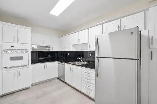 90 Edgewater Dr # 514, Coral Gables FL 33133 photo 4