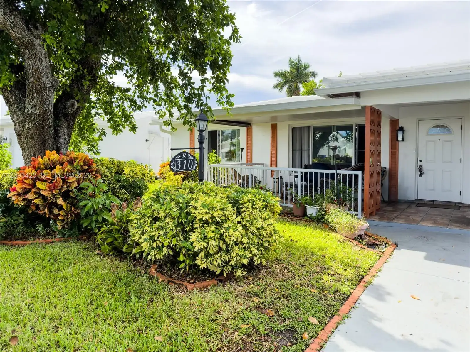 310 NW 25th Ct, Pompano Beach FL 33064 photo 2
