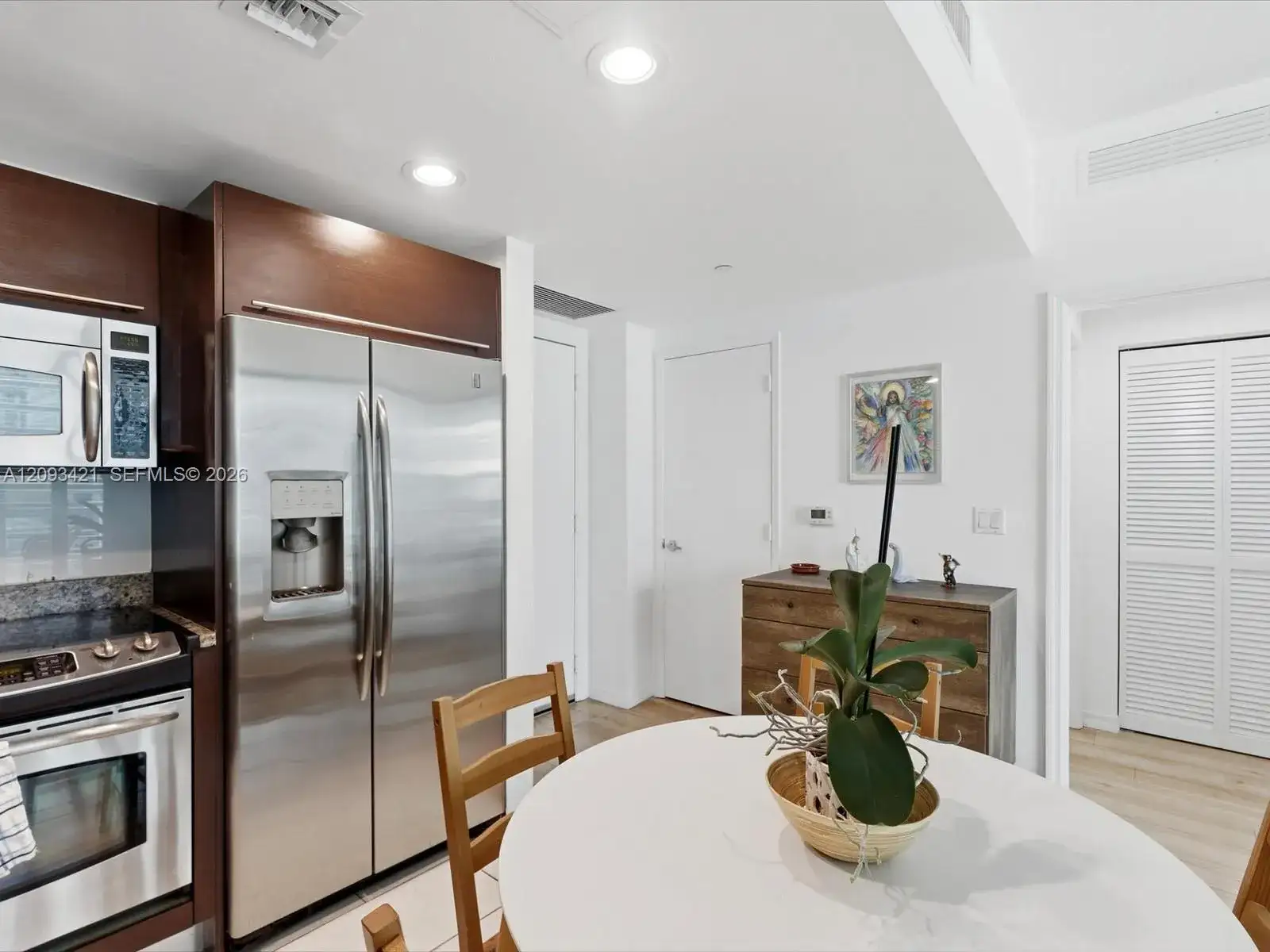 950 Brickell Bay Dr # 1208, Miami FL 33131 photo 2