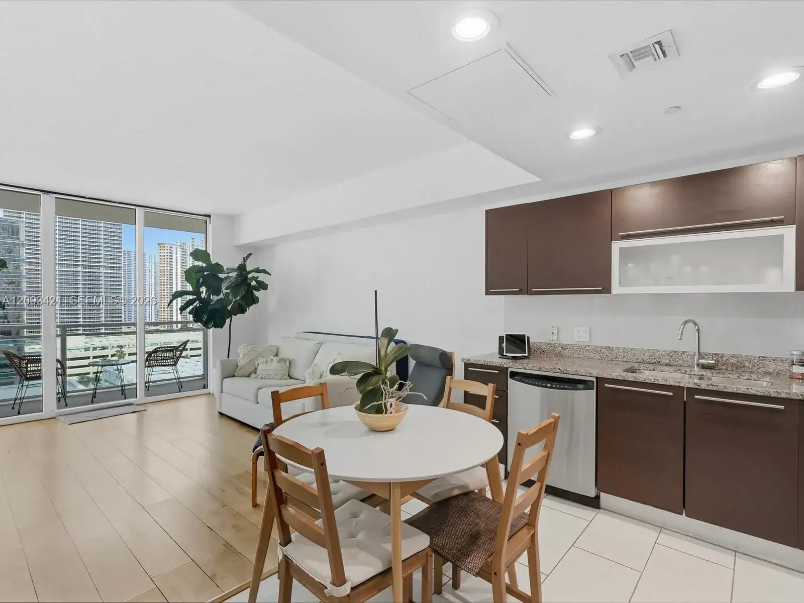 950 Brickell Bay Dr # 1208, Miami FL 33131 photo 4