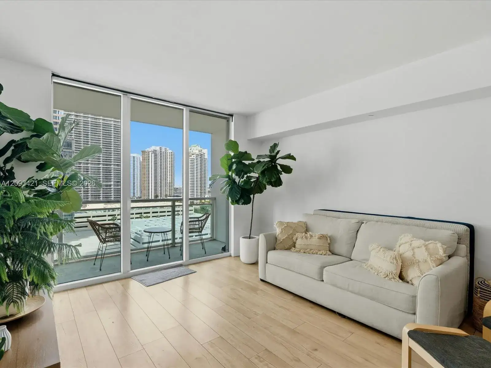 950 Brickell Bay Dr # 1208, Miami FL 33131 photo 5