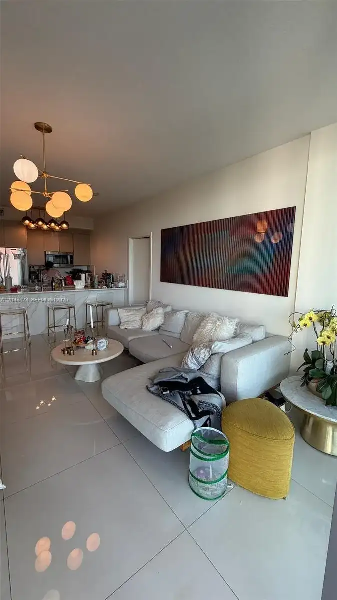 79 SW 12th St, Miami FL 33130 photo 3
