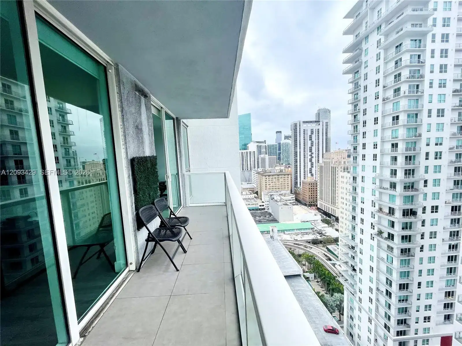 253 NE 2nd St # 2506, Miami FL 33132 photo 2