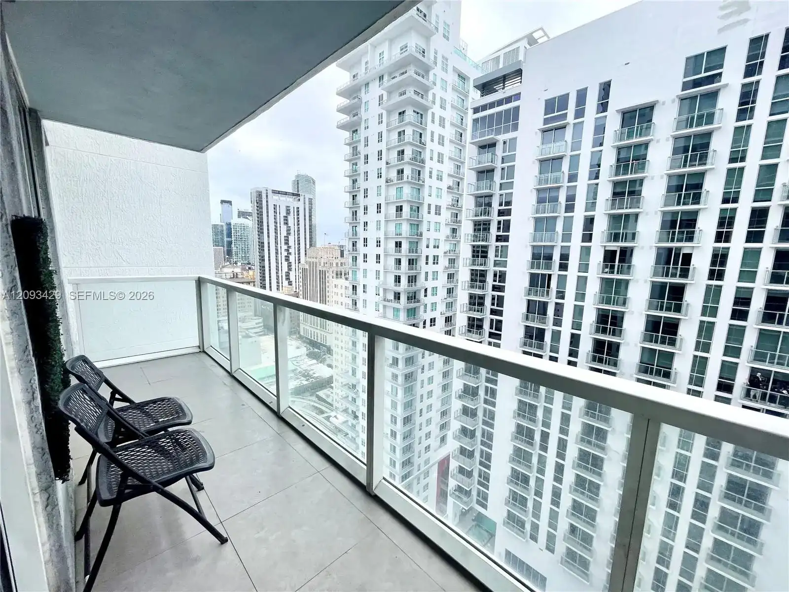253 NE 2nd St # 2506, Miami FL 33132 photo 3
