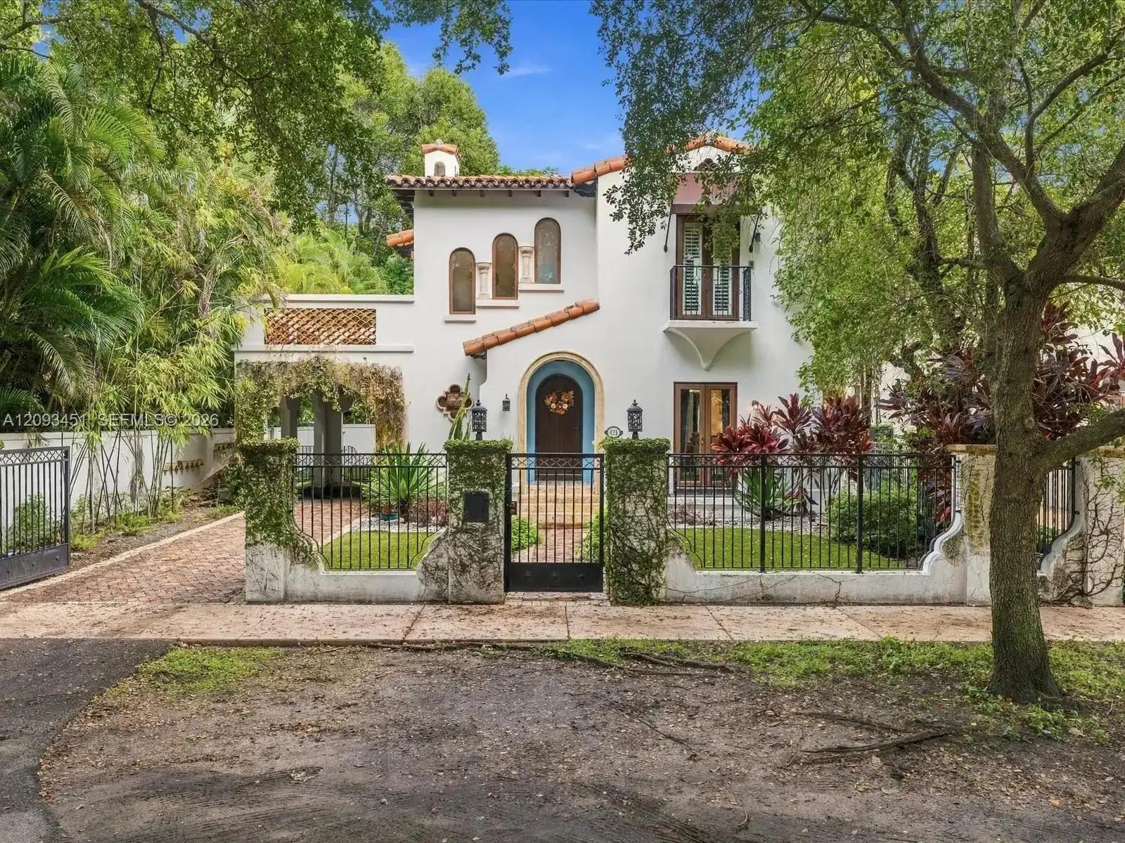 421 Sarto Ave, Coral Gables FL 33134