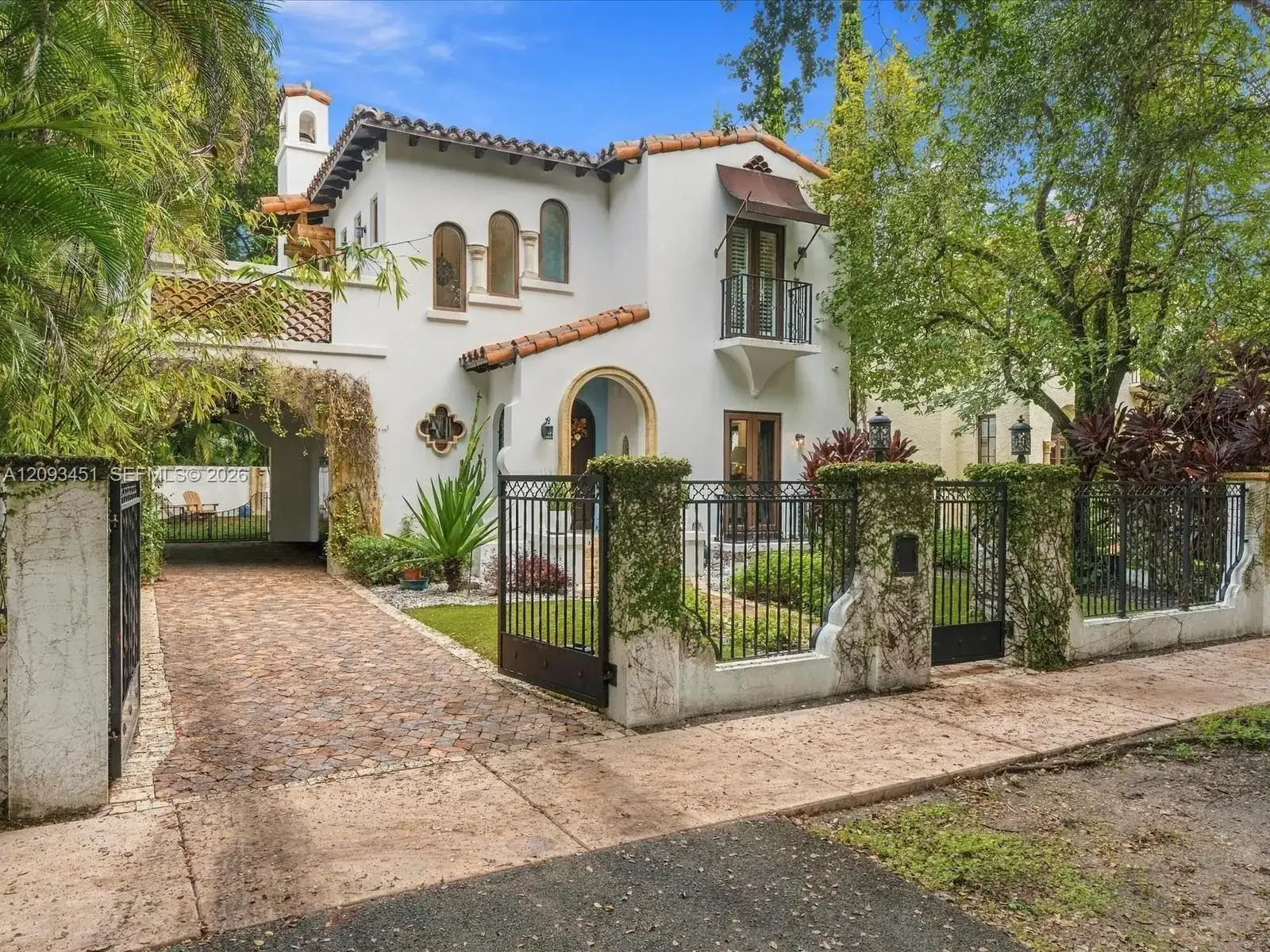 421 Sarto Ave, Coral Gables FL 33134 photo 3