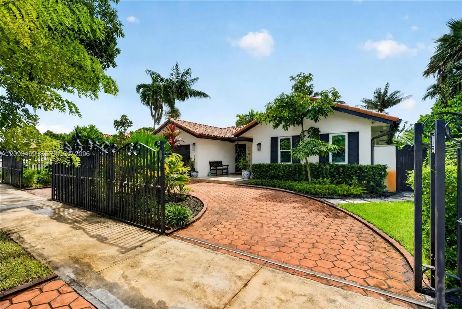 13310 NW 8th St, Miami FL 33182 photo 2