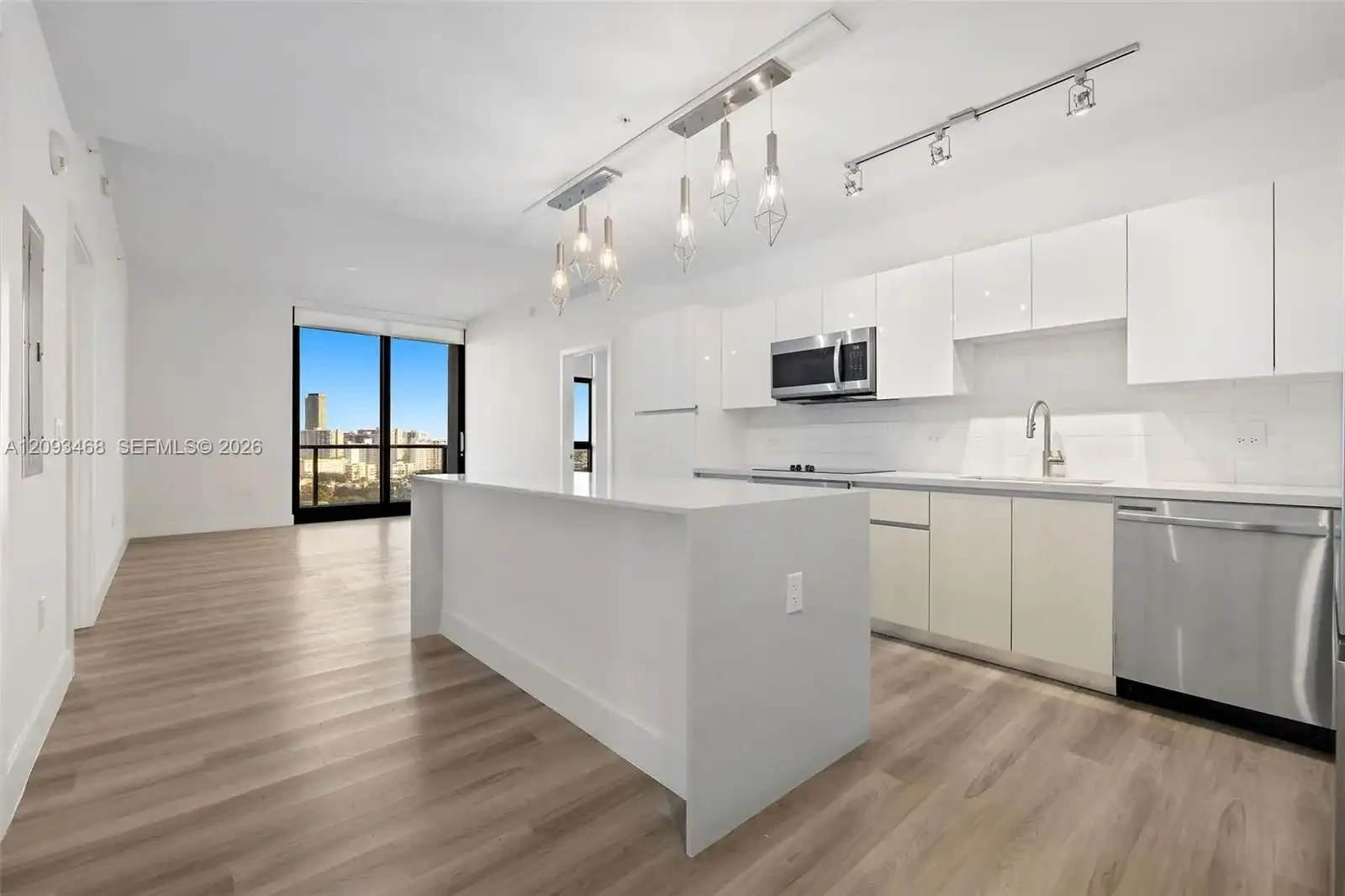 101 Diplomat Pkwy # 1104, Hallandale Beach FL 33009