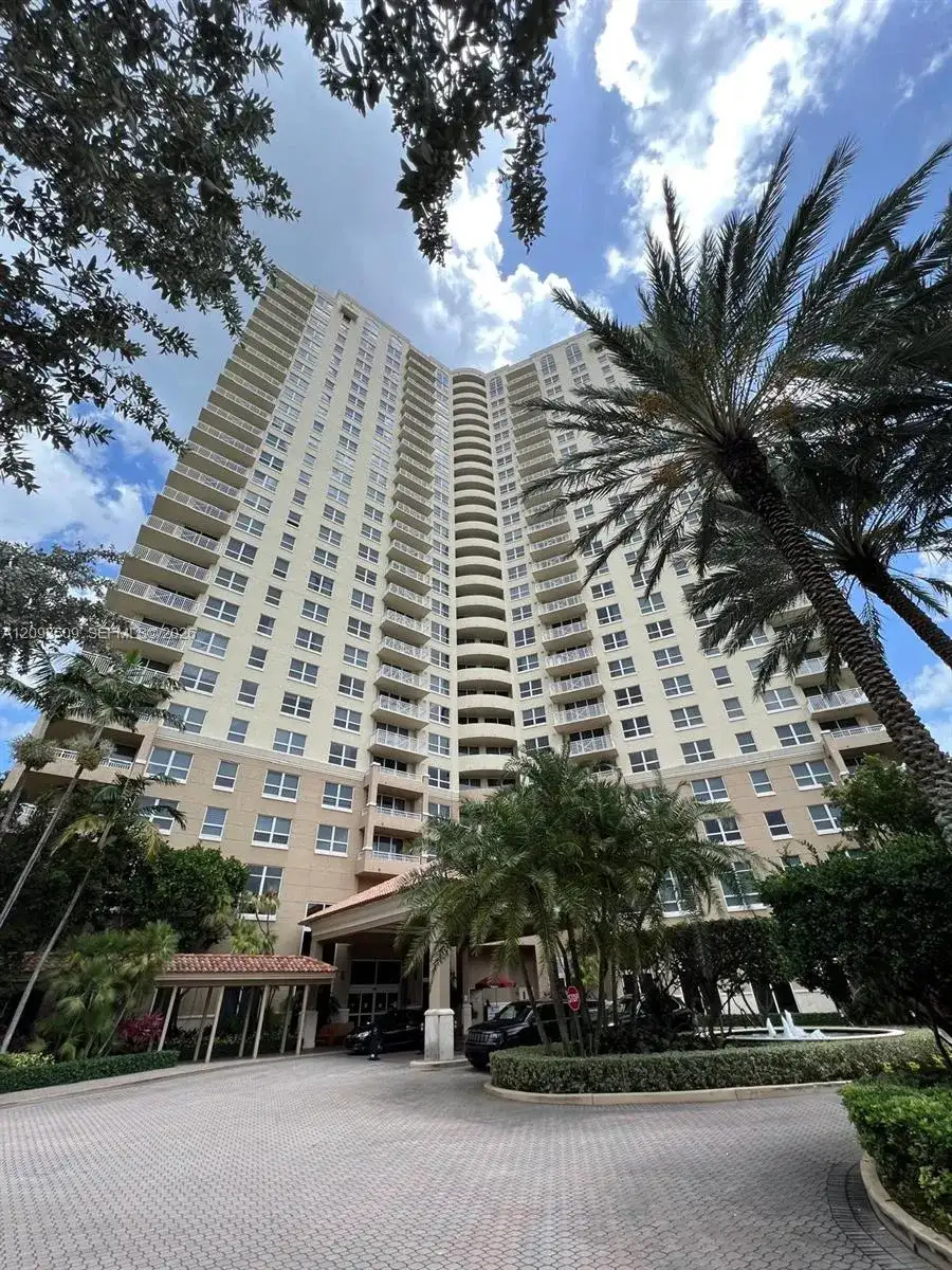 19501 W Country Club Dr # 03, Aventura FL 33180 photo 4