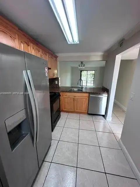 911 NE 209th Ter # 27, Miami FL 33179 photo 2