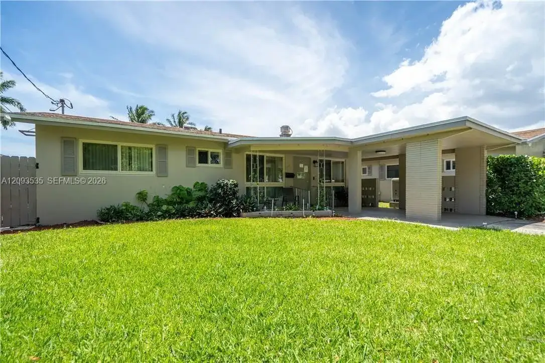 1405 NW 10th St, Dania Beach FL 33004 photo 2