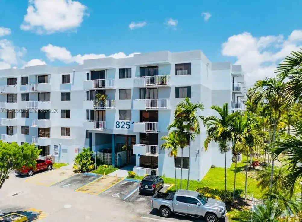 8261 NW 8th St # 334, Miami FL 33126 photo 2