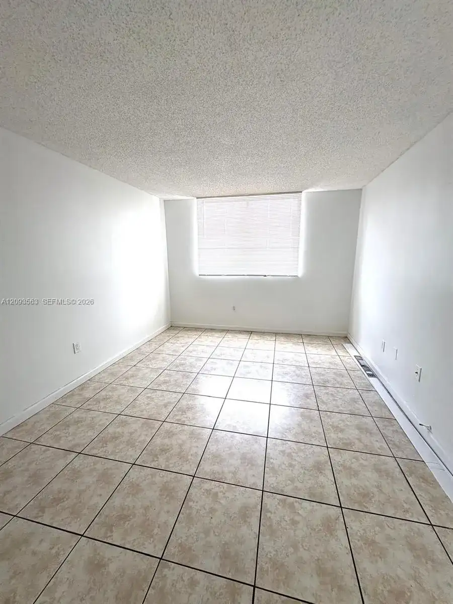 8261 NW 8th St # 334, Miami FL 33126 photo 3