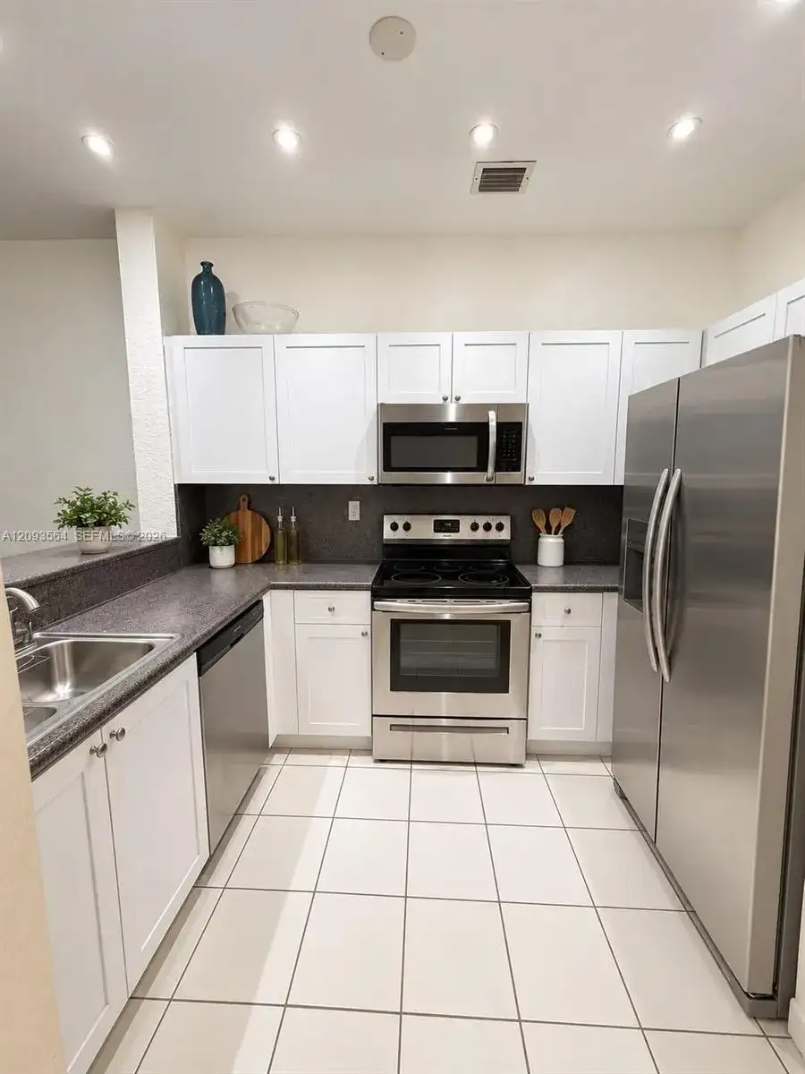 7050 NW 177th St # 11, Hialeah FL 33015 photo 3