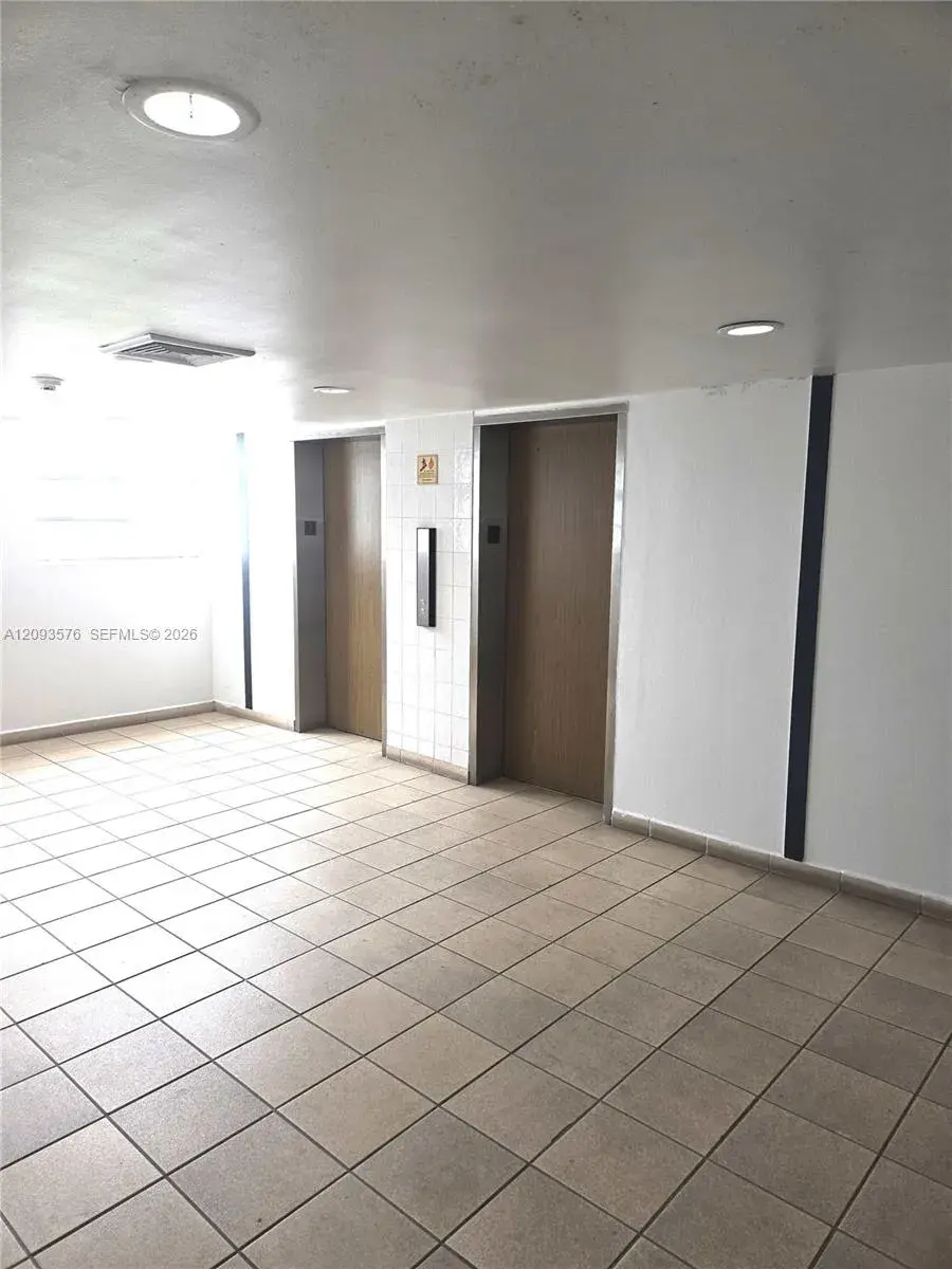 5050 NW 7th St # 709, Miami FL 33126