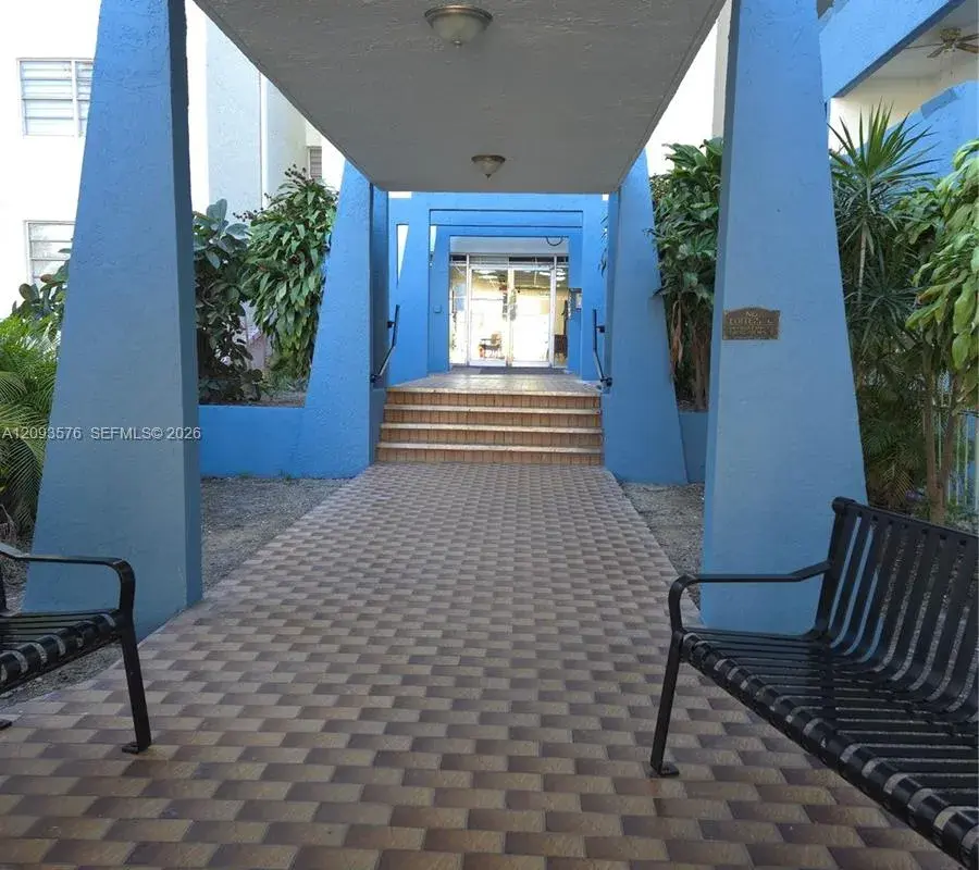 5050 NW 7th St # 709, Miami FL 33126
