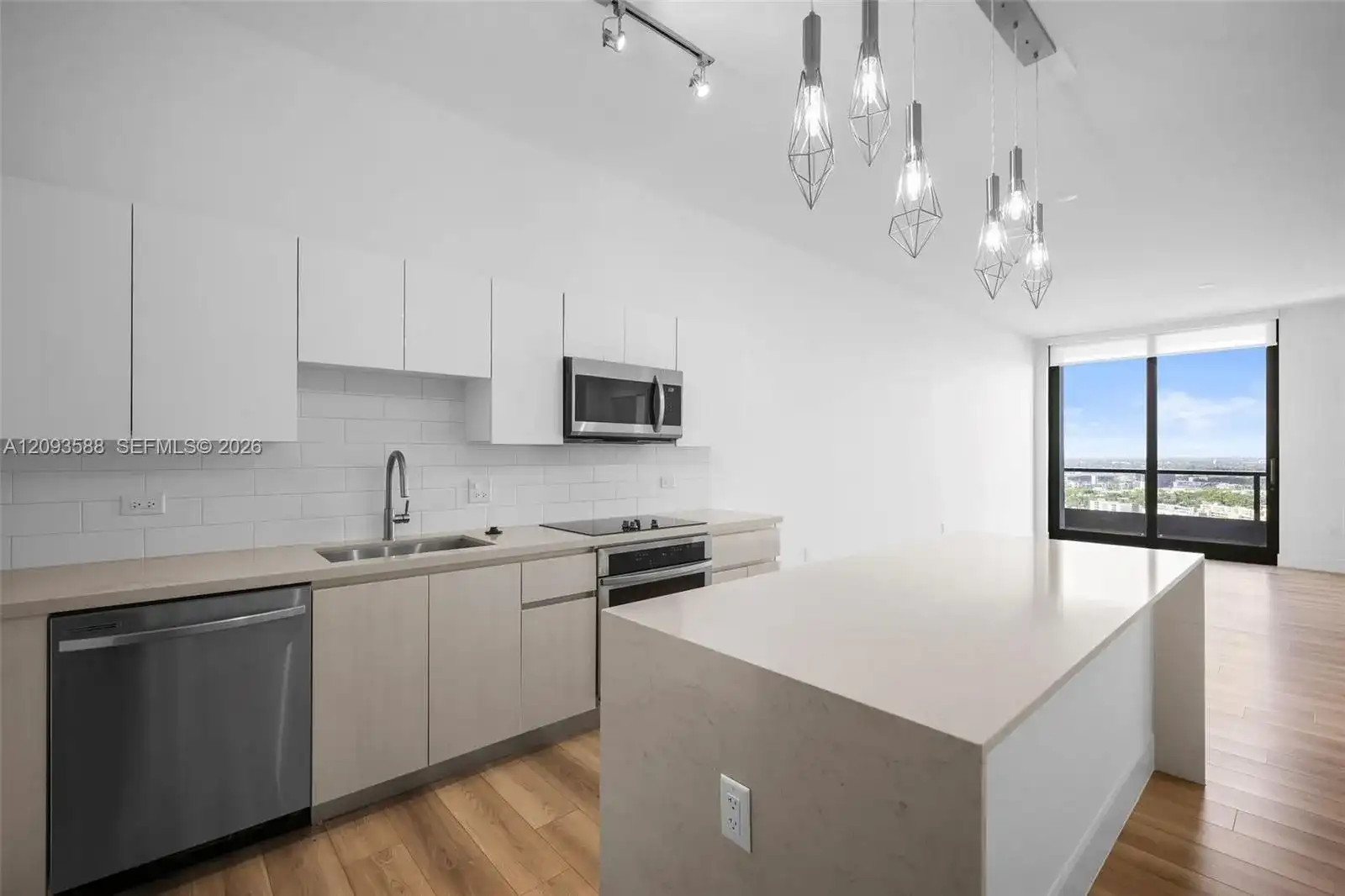 101 Diplomat Pkwy # 1907, Hallandale Beach FL 33009
