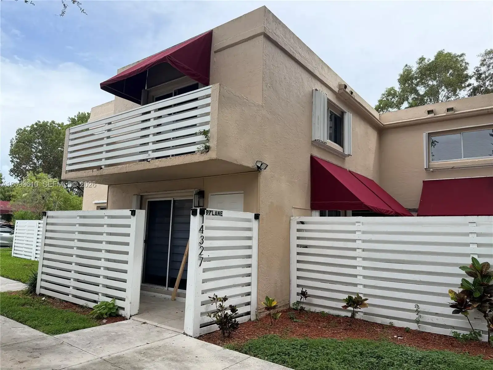 14327 SW 97th Ln # 14327, Miami FL 33186