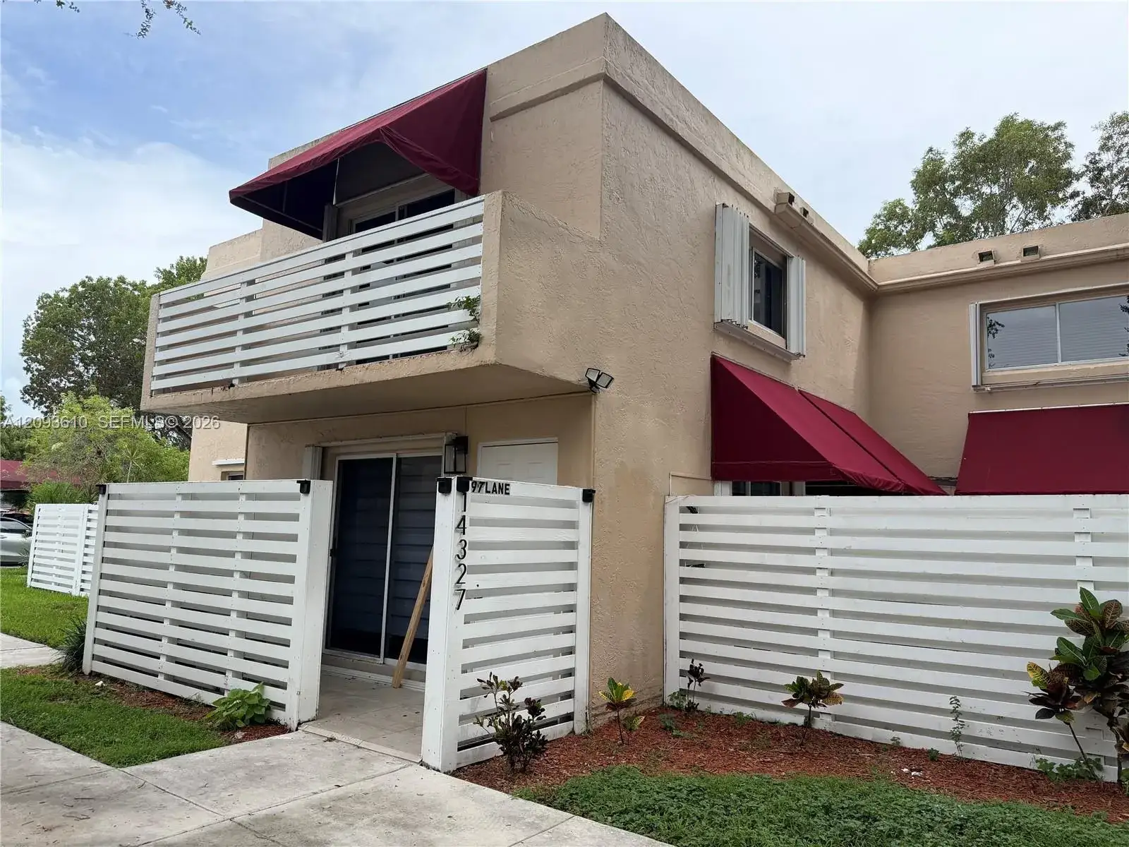 14327 SW 97th Ln # 14327, Miami FL 33186