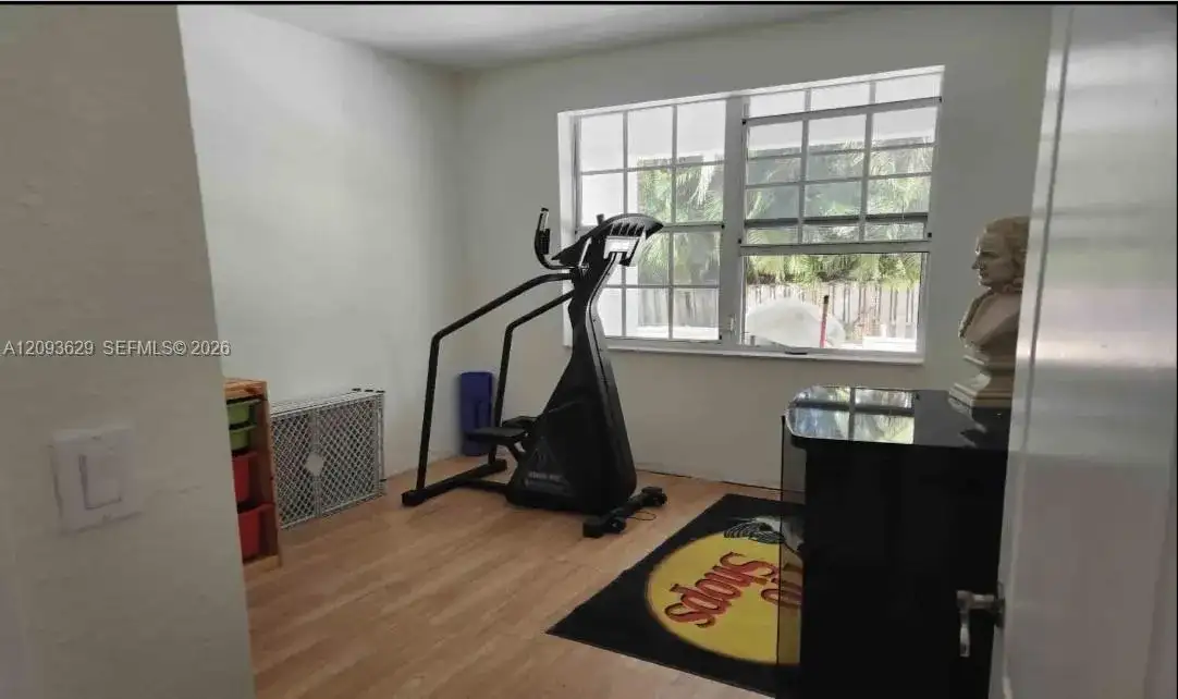 16231 NW 84th Ct, Miami Lakes FL 33016 photo 3