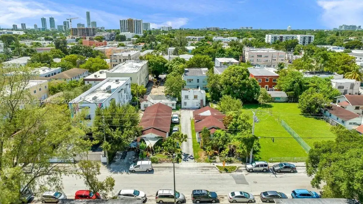 964 SW 3rd St, Miami FL 33130