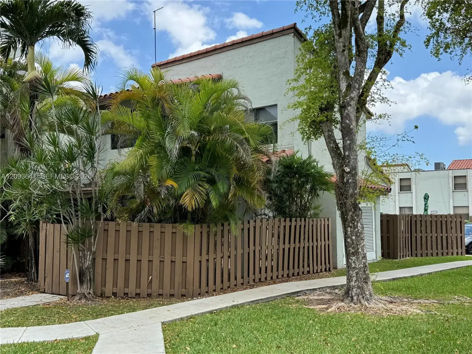 10307 NW 9th St Cir # 15, Miami FL 33172 photo 2