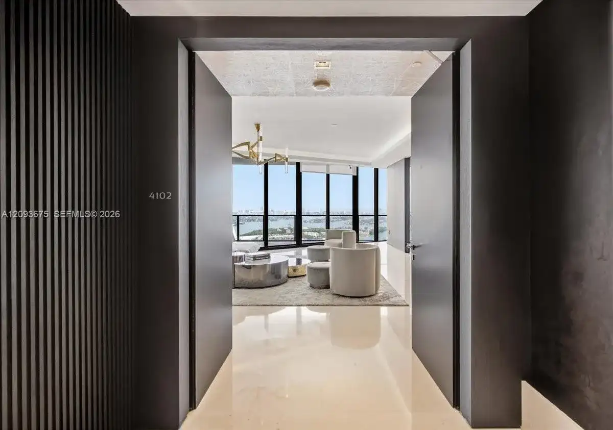 1000 Biscayne Blvd # 4102, Miami FL 33132
