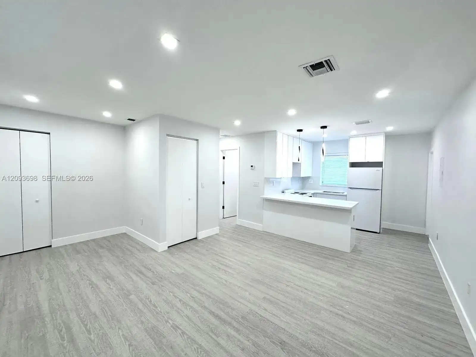 215 Zamora Ave # 9, Coral Gables FL 33134