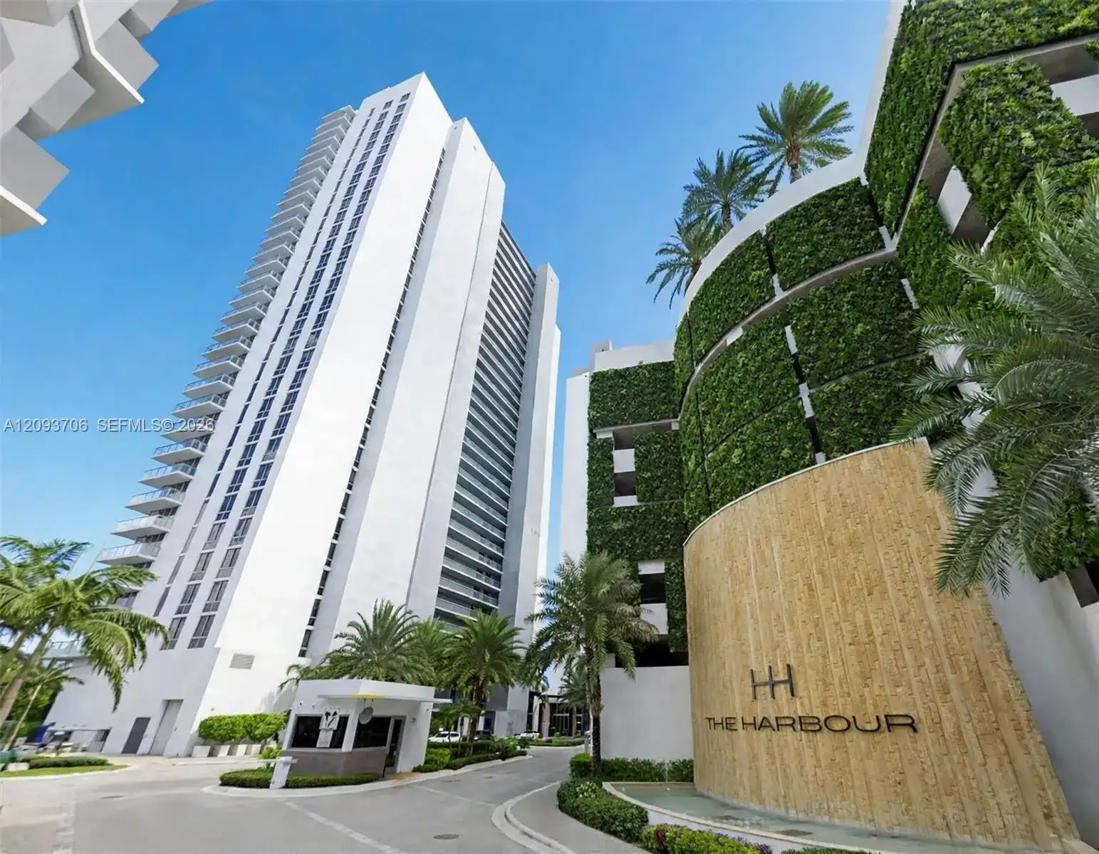 16385 Biscayne Blvd, North Miami Beach FL 33160