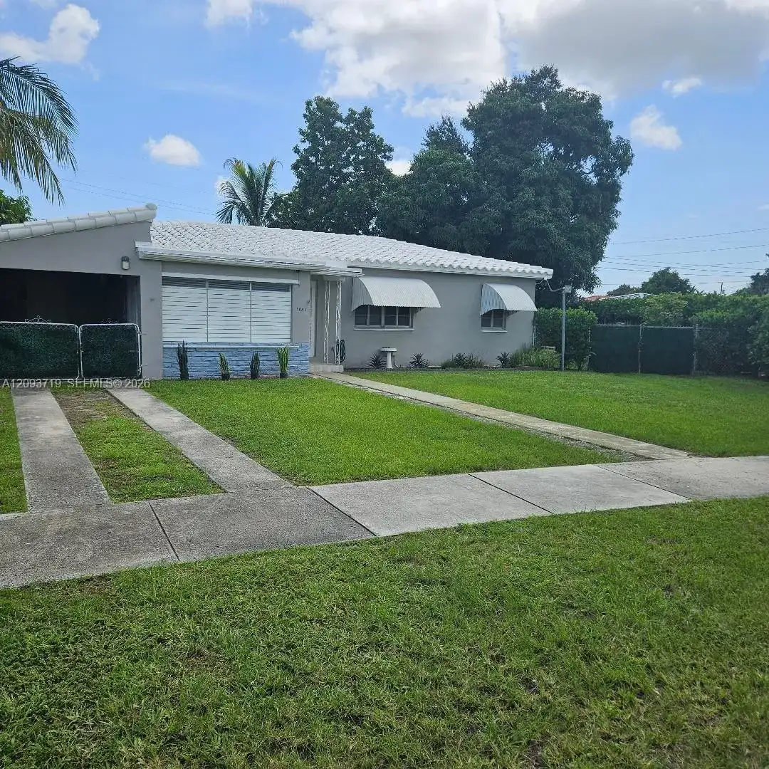 1051 SW 72nd Ct, Miami FL 33144