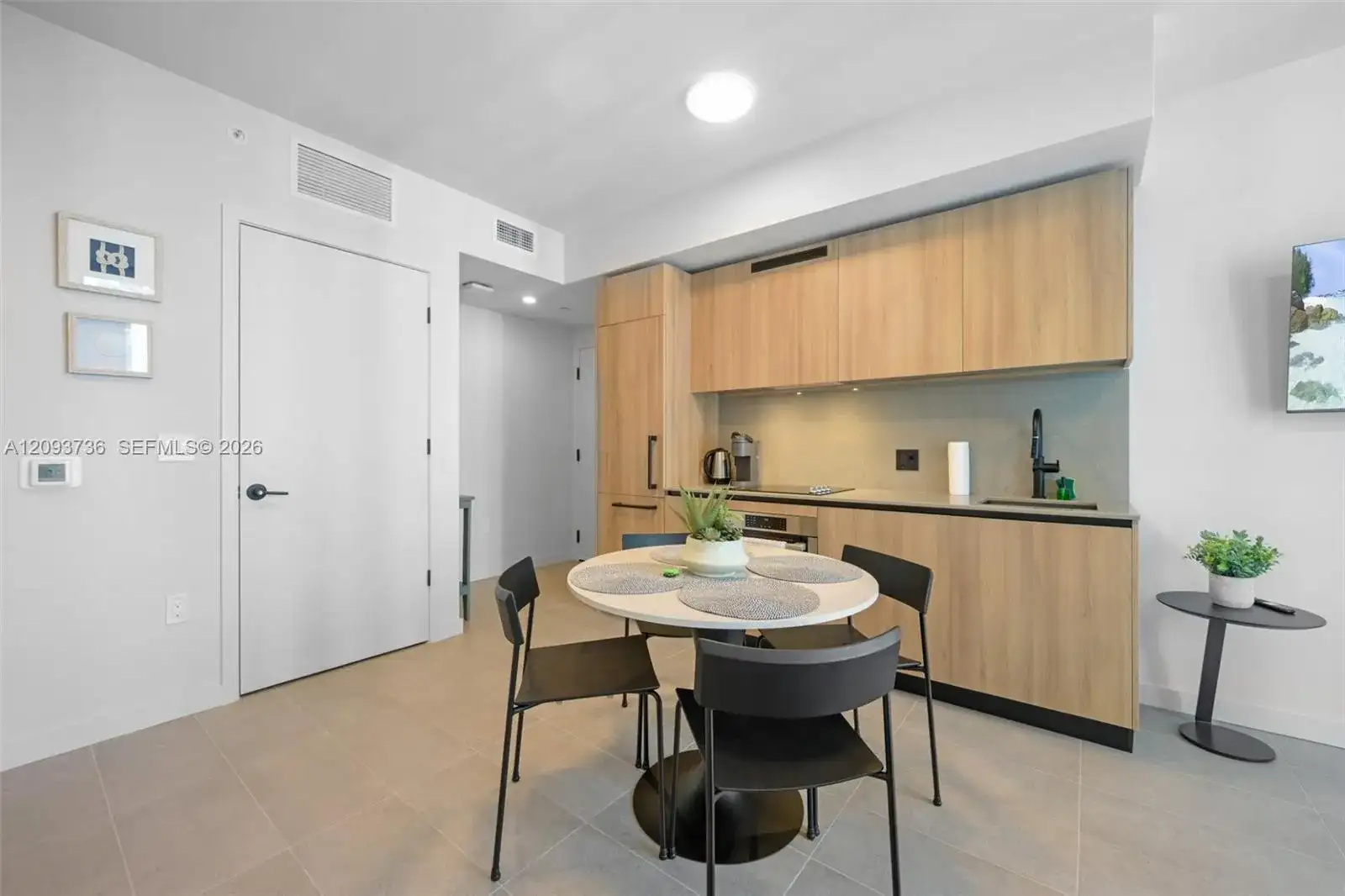121 NE 5th St # 3006, Miami FL 33132 photo 3